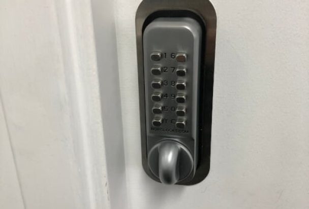 Keypad door with Borg Locks